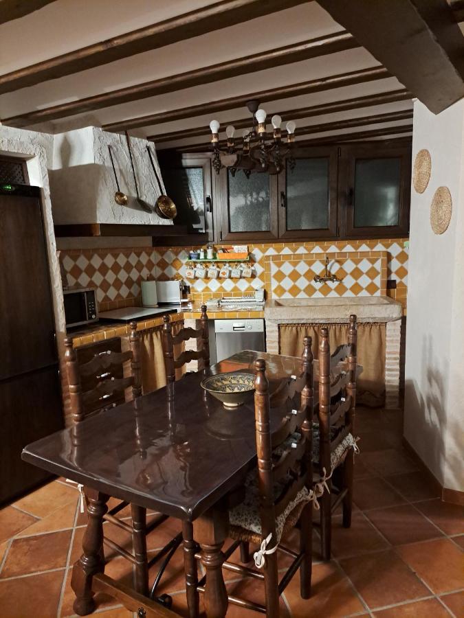 Casa Rural La Bodega, Ofrece Cata De Vino Gratis Horche Eksteriør bilde