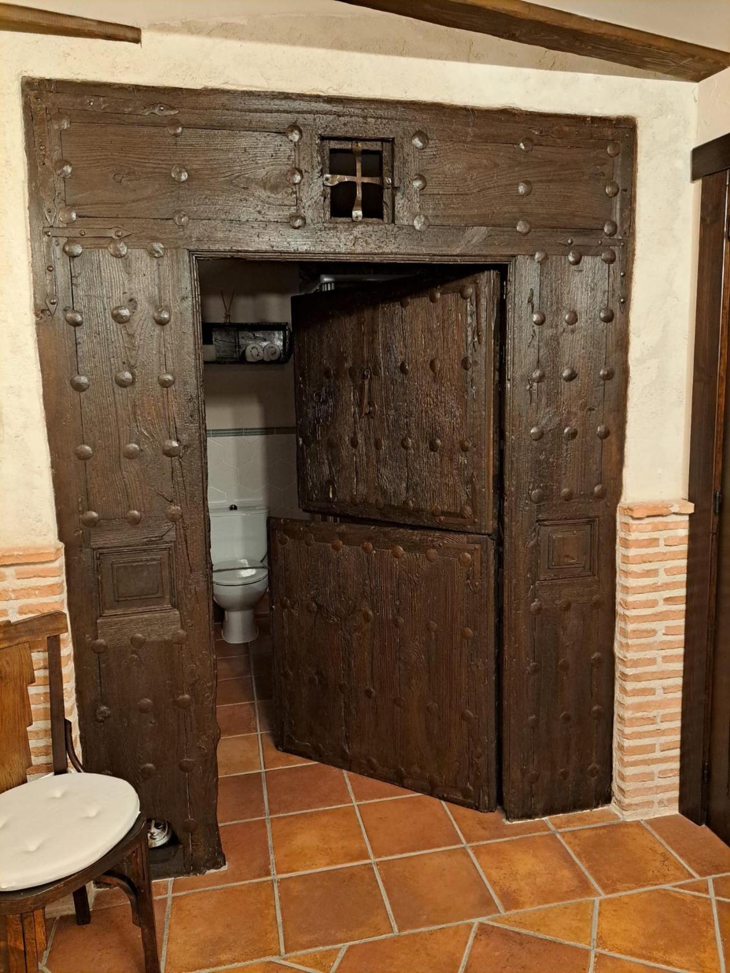 Casa Rural La Bodega, Ofrece Cata De Vino Gratis Horche Eksteriør bilde