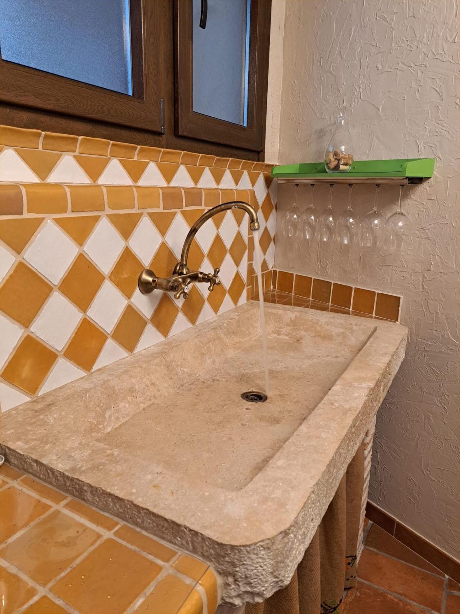 Casa Rural La Bodega, Ofrece Cata De Vino Gratis Horche Eksteriør bilde