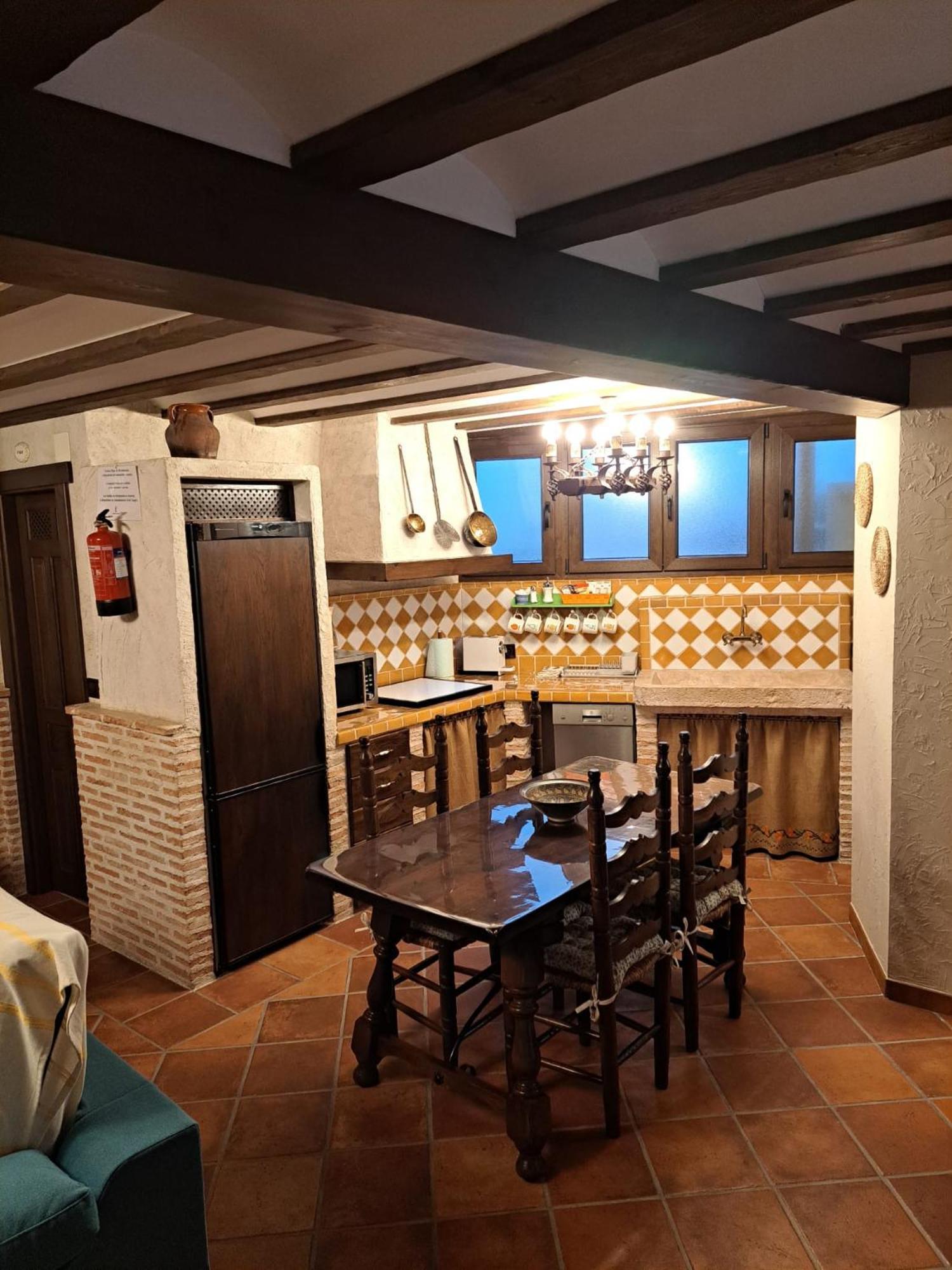 Casa Rural La Bodega, Ofrece Cata De Vino Gratis Horche Eksteriør bilde